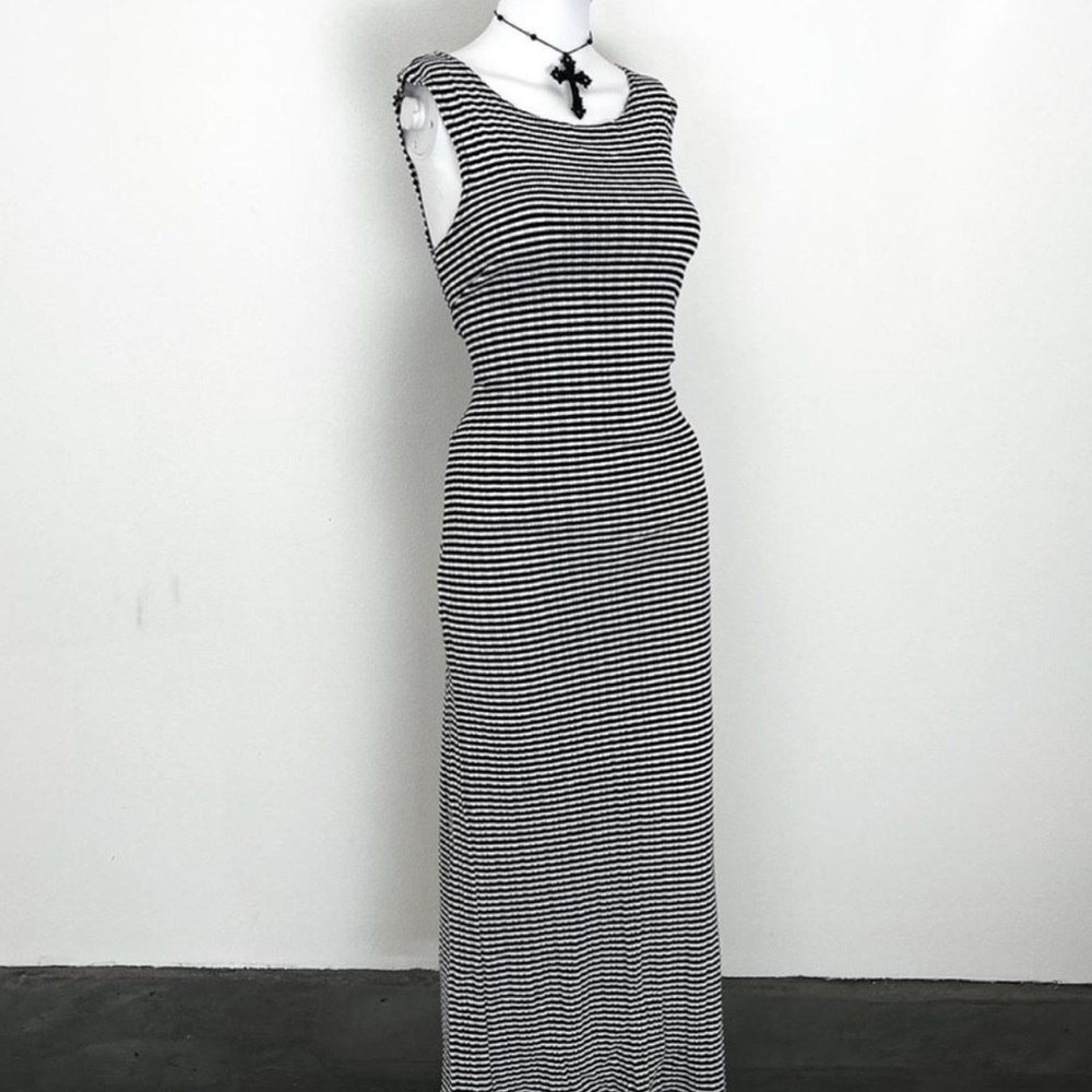 BYER TOO! Dress - Chic Black and White Striped Maxi Body Dress 90s - Picture 3 of 7